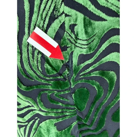 green emerald velvet dress Amazon.com: Ronny Kobo Women's Olivialle Dress, Green, X-Small : Clothing,  Shoes & Jewelry main image 1